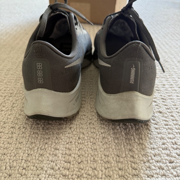 Nike Men's Air Zoom Pegasus 37 Men's Road Running Shoes (Size 8.5) - Picture 8 of 10